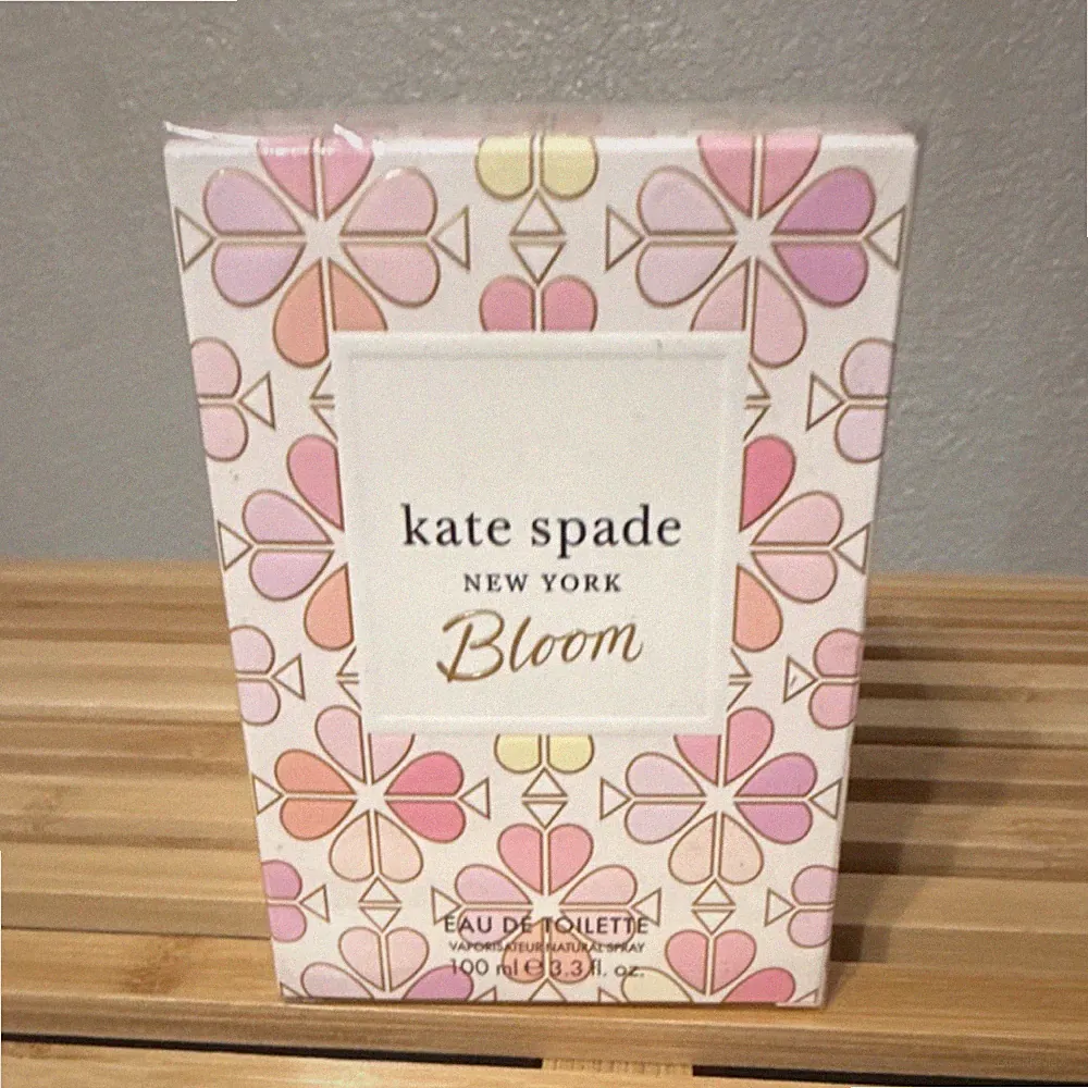 kate spade new york Bloom Eau de Toilette Spray Regular Size 3.3 fl oz