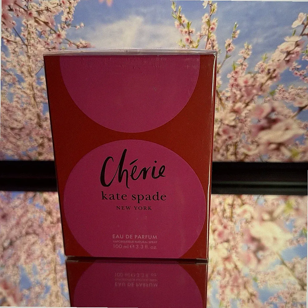 kate spade new york Chérie Eau de Parfum Spray, Regular Size 100 ml 3.3 fl oz